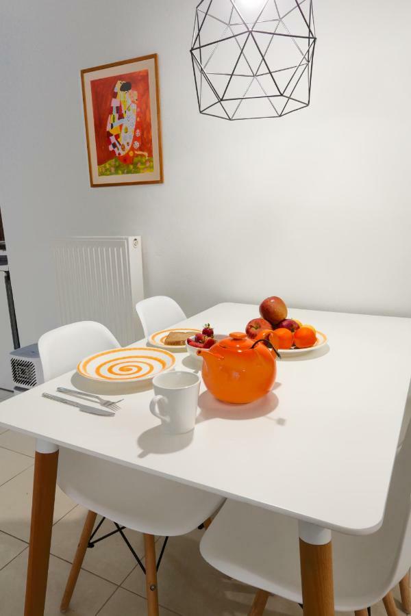 Katia'S Pepper Tree Apartment Ираклио Екстериор снимка