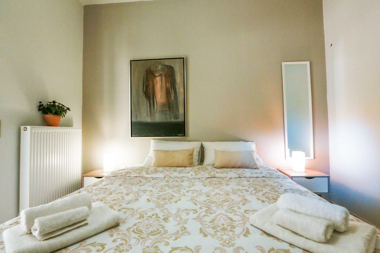 Katia'S Pepper Tree Apartment Ираклио Екстериор снимка